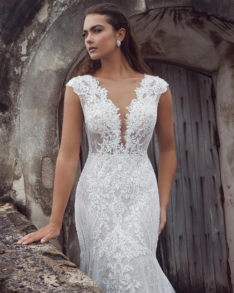123118 vintage lace wedding dress with capped sleeves and mermaid silhouette3